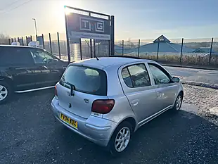 Used 2004 Toyota Yaris T Spirit Silver - Interior and Exterior details 8