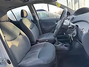 Used 2004 Toyota Yaris T Spirit Silver - Interior and Exterior details 9