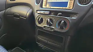 Used 2004 Toyota Yaris Verso Mobility Access Auto Lift Chair Green - Interior and Exterior details 13