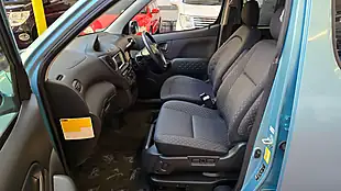 Used 2004 Toyota Yaris Verso Mobility Access Auto Lift Chair Green - Interior and Exterior details 14