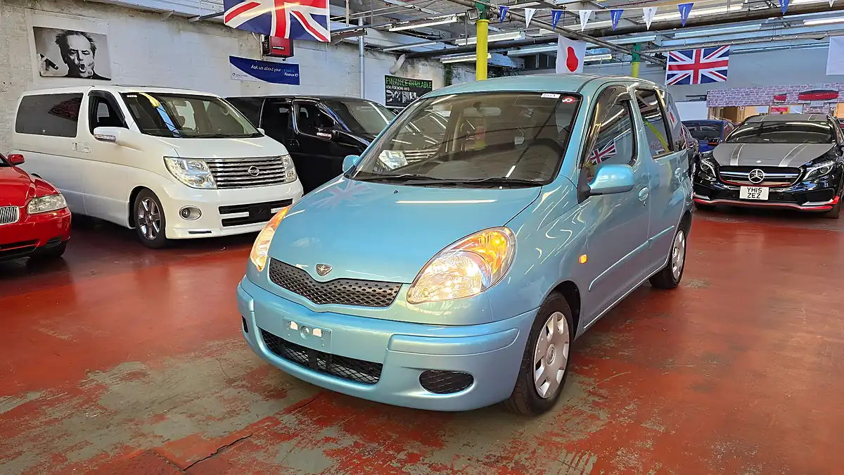 Used 2004 Toyota Yaris Verso Mobility Access Auto Lift Chair Green - Interior and Exterior details 2
