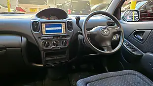 Used 2004 Toyota Yaris Verso Mobility Access Auto Lift Chair Green - Interior and Exterior details 4