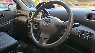 Used 2004 Toyota Yaris Verso Mobility Access Auto Lift Chair Green - Interior and Exterior details 5