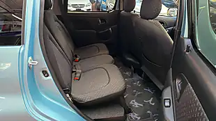 Used 2004 Toyota Yaris Verso Mobility Access Auto Lift Chair Green - Interior and Exterior details 8