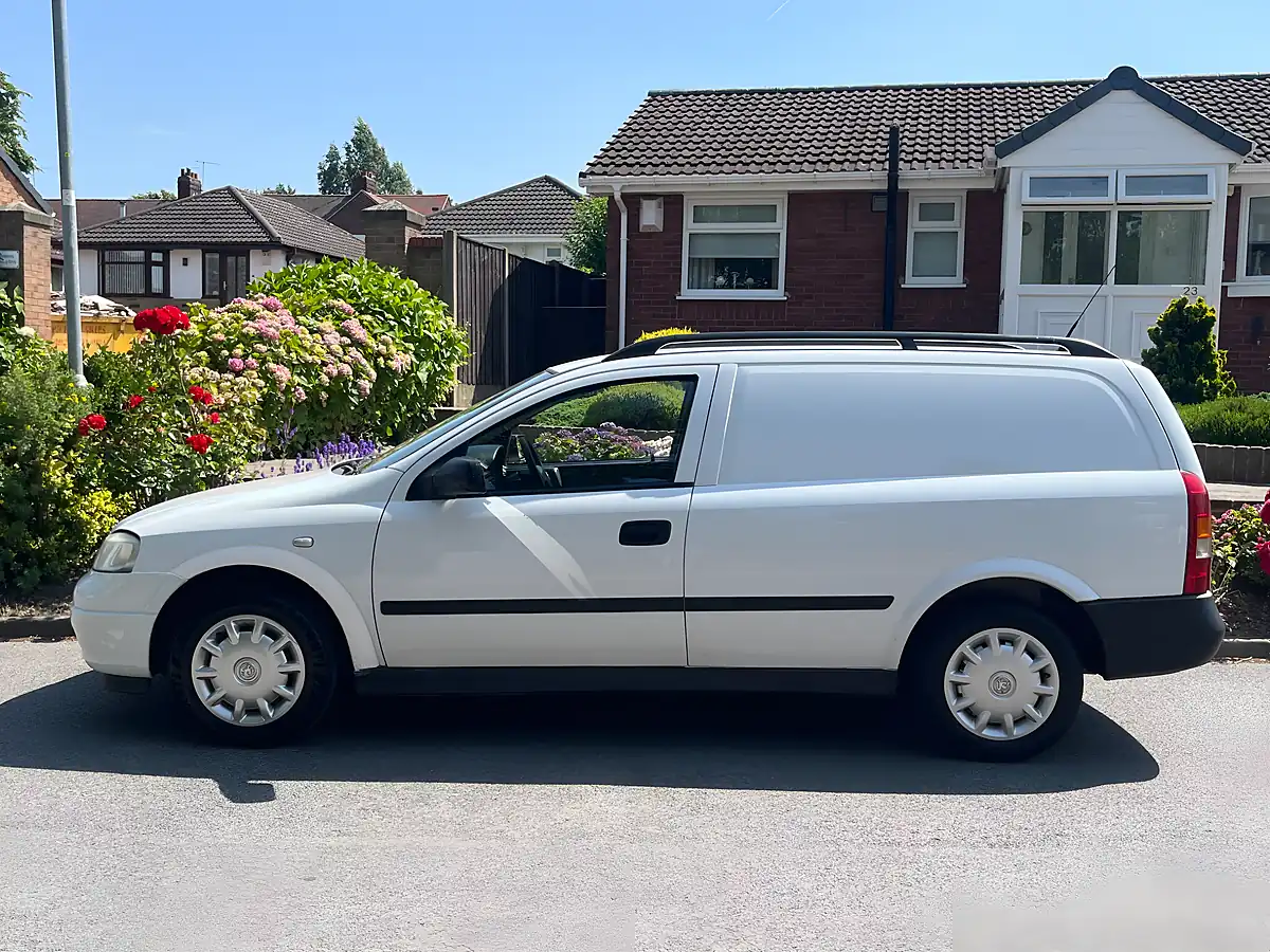 Used 2004 Vauxhall Astra Van Ls White - Interior and Exterior details 10
