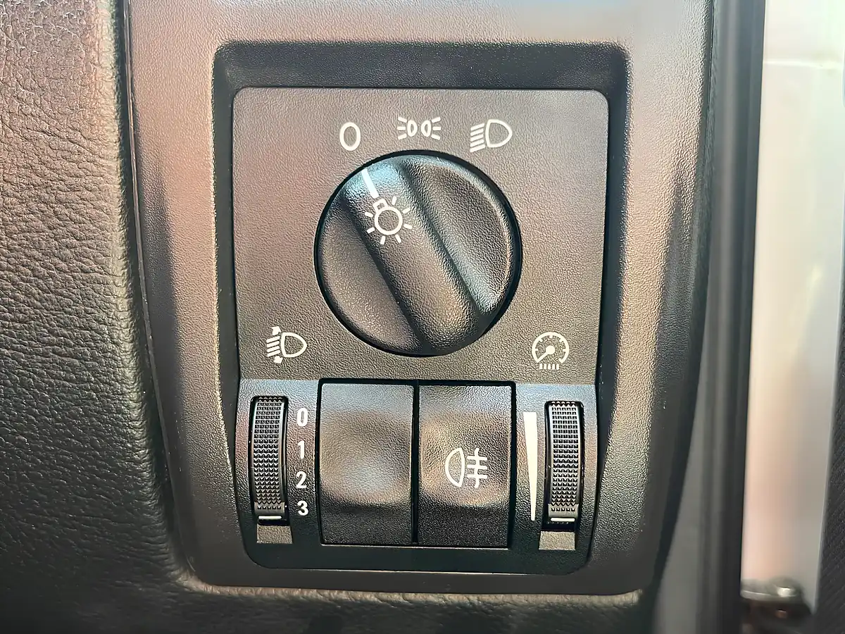 Used 2004 Vauxhall Astra Van Ls White - Interior and Exterior details 17