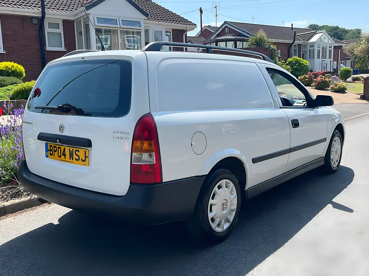 Used 2004 Vauxhall Astra Van Ls White - Interior and Exterior details 2