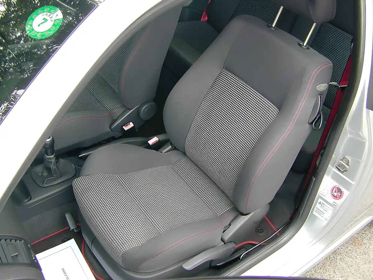 Used 2004 Volkswagen Lupo Mk 1 Silver - Interior and Exterior details 13