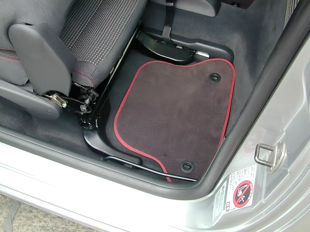Used 2004 Volkswagen Lupo Mk 1 Silver - Interior and Exterior details 14