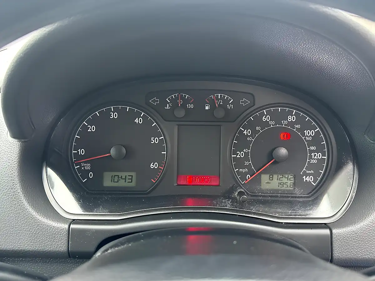 Used 2004 Volkswagen Polo Twist Blue - Interior and Exterior details 16