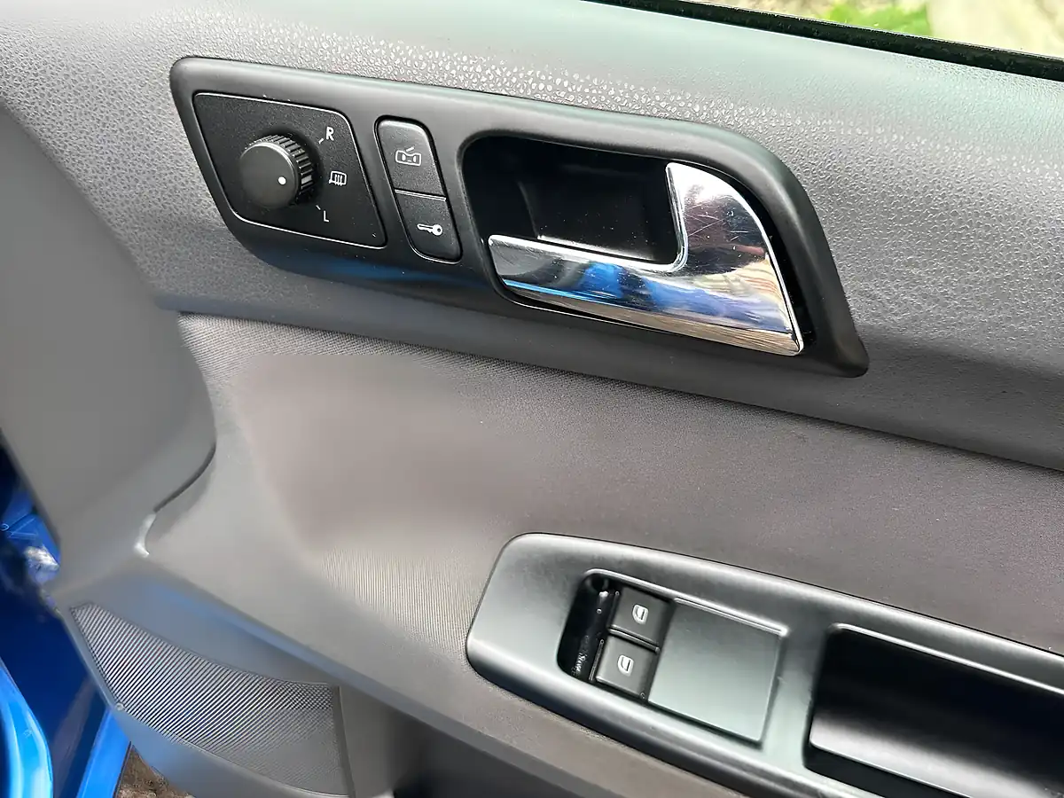 Used 2004 Volkswagen Polo Twist Blue - Interior and Exterior details 17