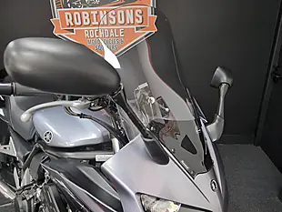 Used 2004 Yamaha Fzs 1000 Silver - Interior and Exterior details 6
