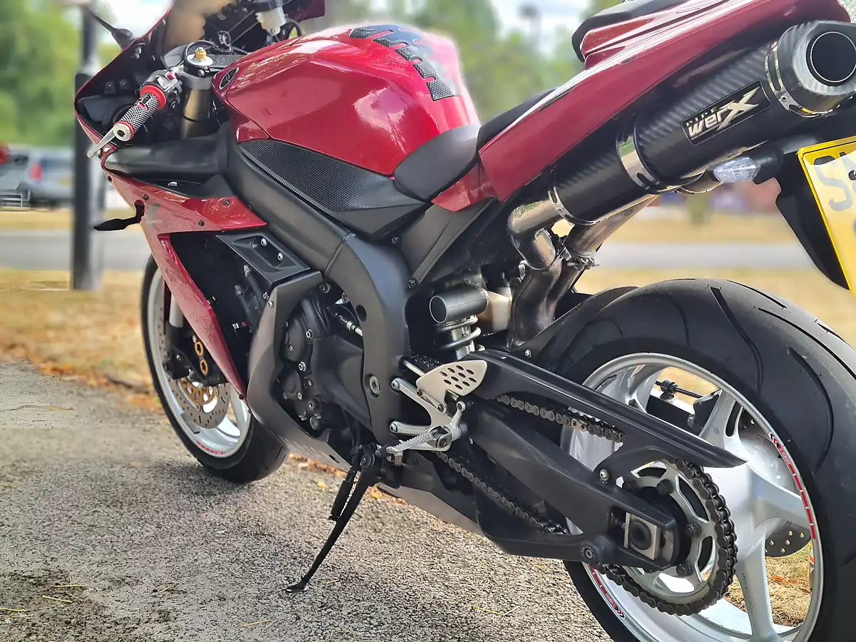 Used 2004 Yamaha R1 5VY Red - Interior and Exterior details 11