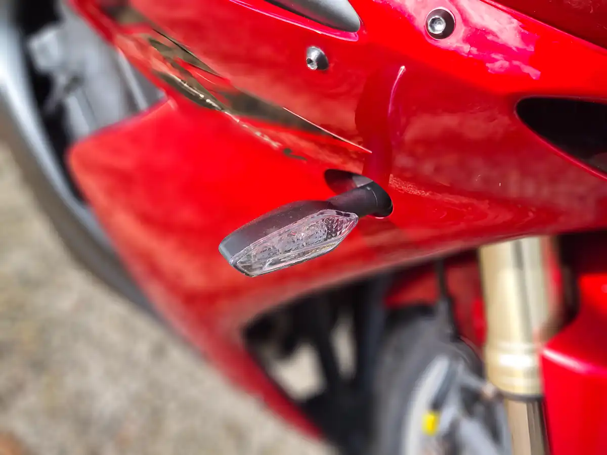 Used 2004 Yamaha R1 5VY Red - Interior and Exterior details 17
