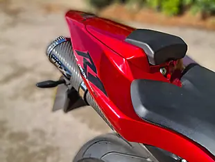 Used 2004 Yamaha R1 5VY Red - Interior and Exterior details 19