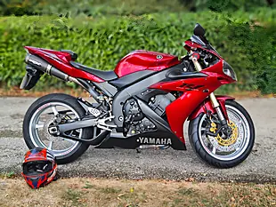 Used 2004 Yamaha R1 5VY Red - Interior and Exterior details 4
