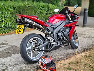 Used 2004 Yamaha R1 5VY Red - Interior and Exterior details 5