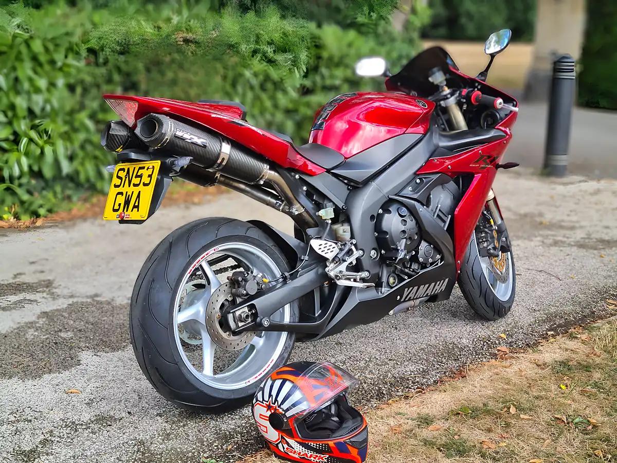 Used 2004 Yamaha R1 5VY Red - Interior and Exterior details 5