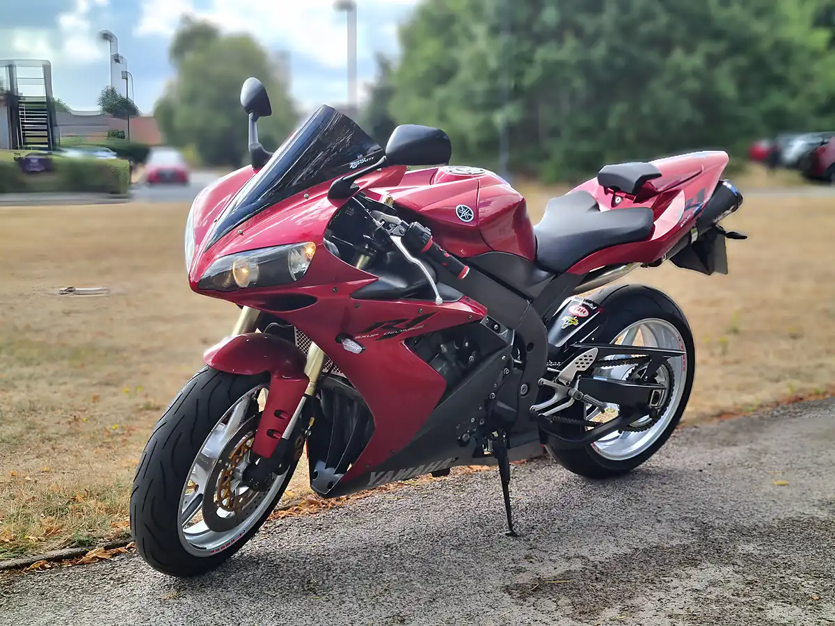 Used 2004 Yamaha R1 5VY Red - Interior and Exterior details 9