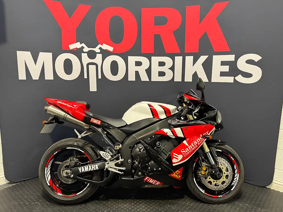 Used 2004 Yamaha R1 - Front View