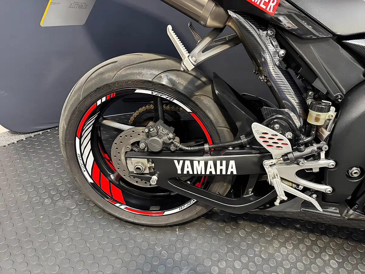 Used 2004 Yamaha R1 - Interior and Exterior details 11