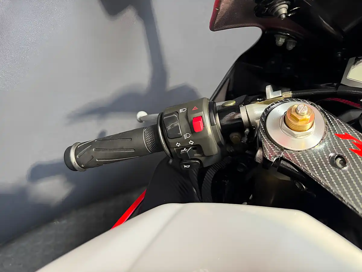 Used 2004 Yamaha R1 - Interior and Exterior details 14