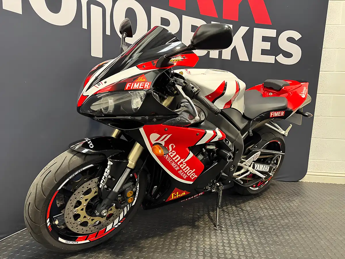 Used 2004 Yamaha R1 - Interior and Exterior details 15