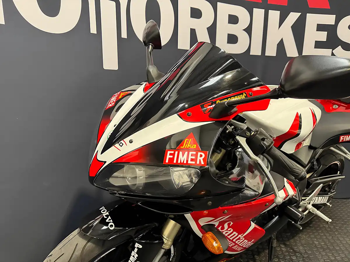 Used 2004 Yamaha R1 - Interior and Exterior details 16
