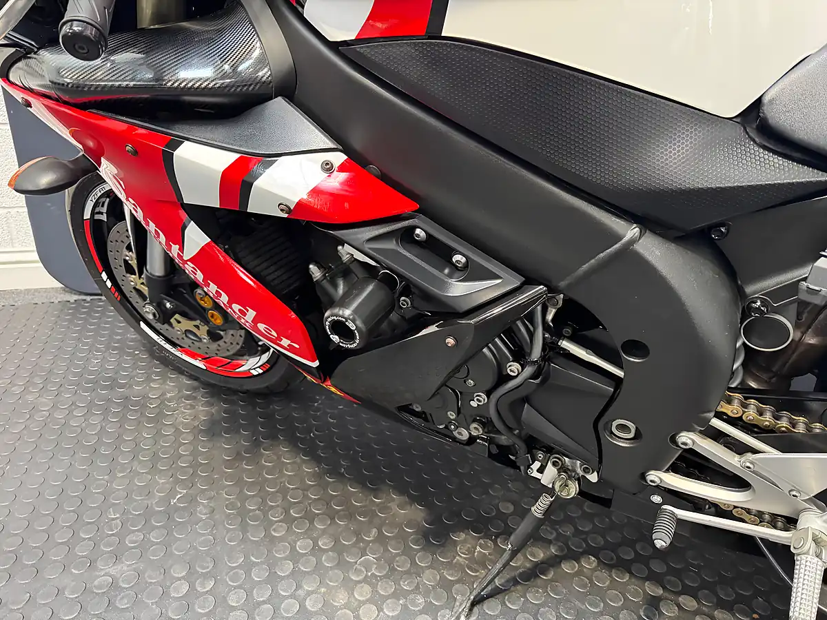 Used 2004 Yamaha R1 - Interior and Exterior details 18