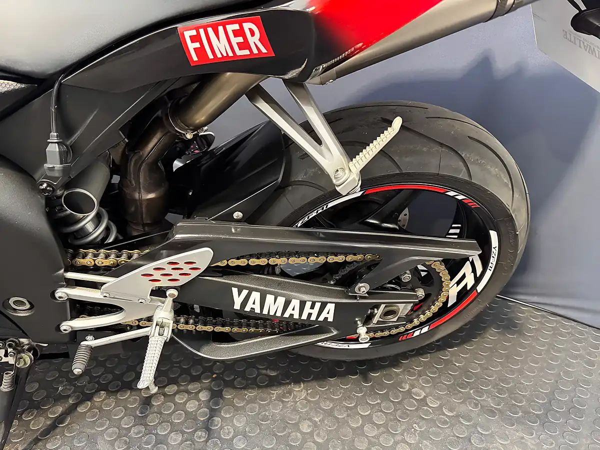 Used 2004 Yamaha R1 - Interior and Exterior details 19