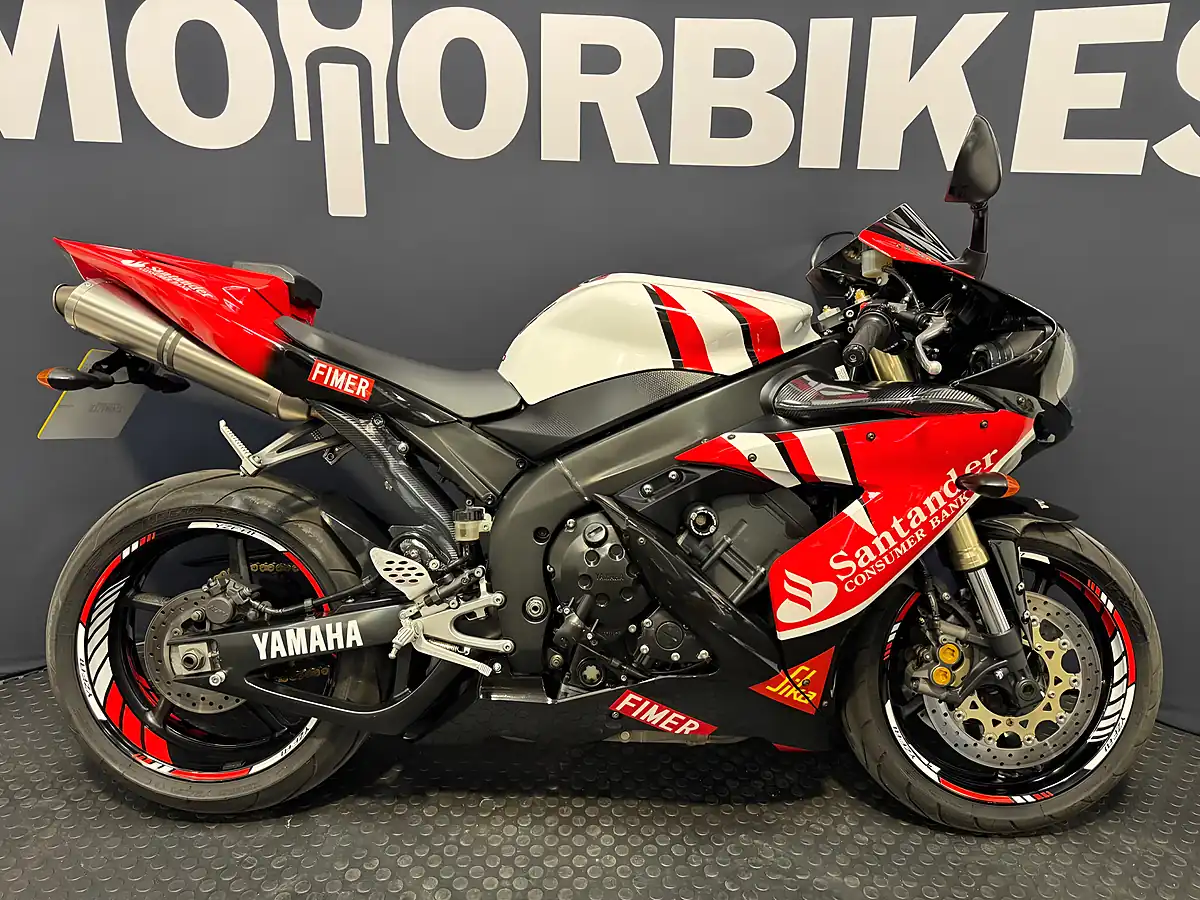 Used 2004 Yamaha R1 - Interior and Exterior details 3