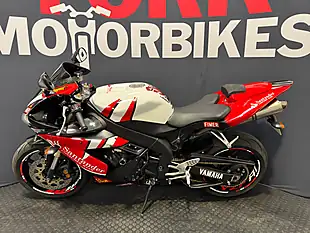 Used 2004 Yamaha R1 - Interior and Exterior details 4