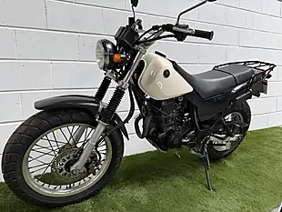 Used 2004 Yamaha TW225 Pearl White - Interior and Exterior details 5