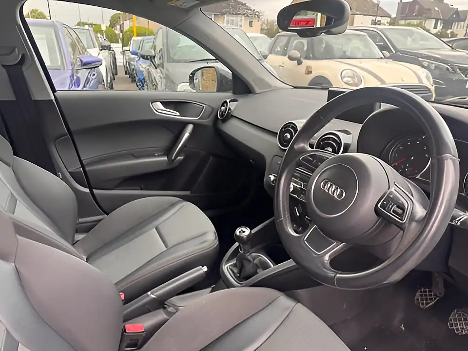 Used 2005 Audi A1 Sport Black - Interior and Exterior details 10