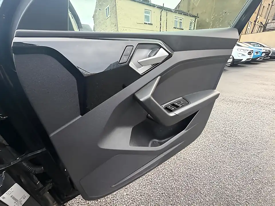 Used 2005 Audi A1 Sport Black - Interior and Exterior details 15