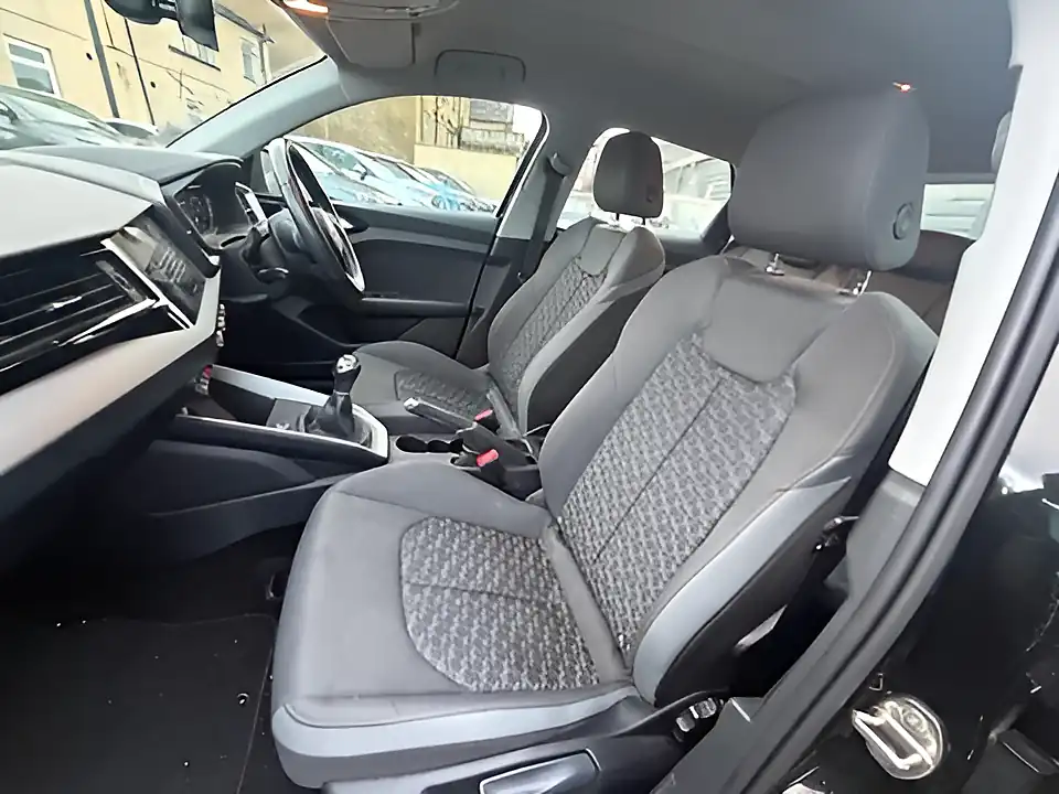 Used 2005 Audi A1 Sport Black - Interior and Exterior details 9