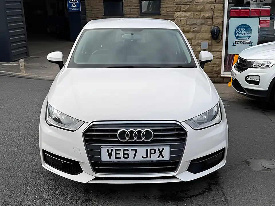Used 2005 Audi A1 Sport White - Front View