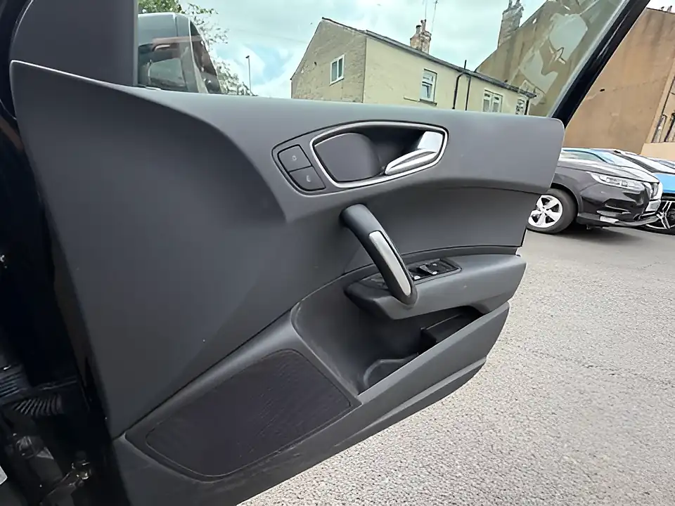 Used 2005 Audi A1 Sportback Sport Black - Interior and Exterior details 12