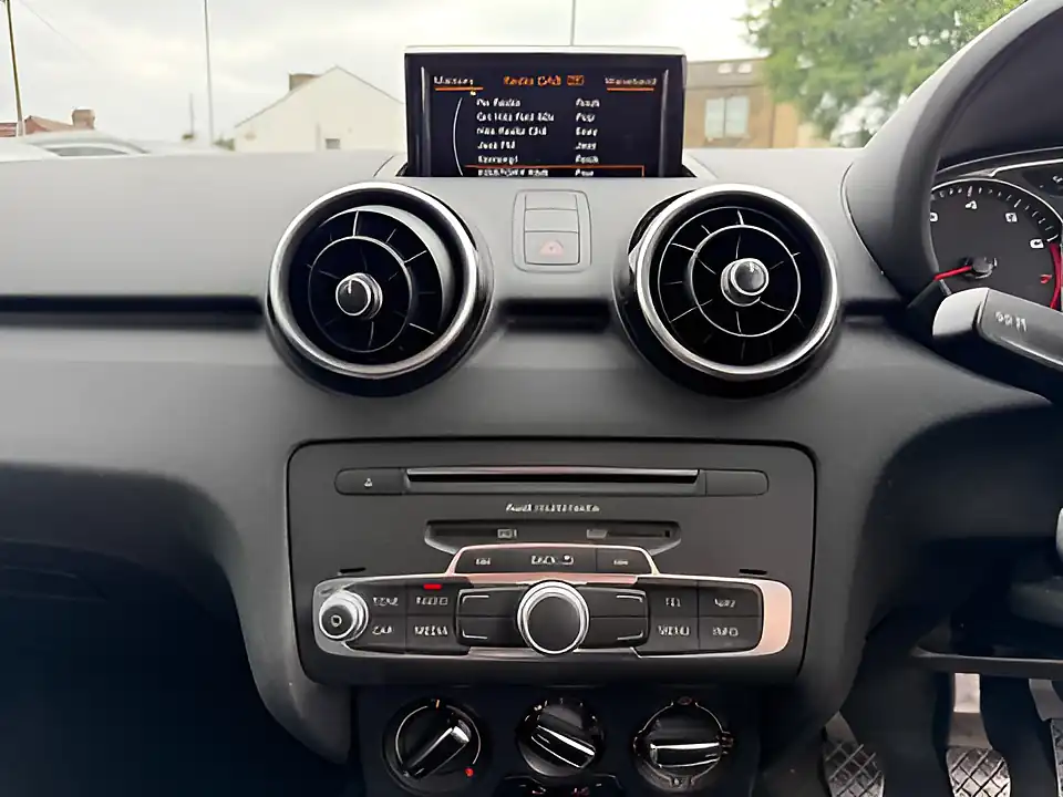 Used 2005 Audi A1 Sportback Sport Black - Interior and Exterior details 14