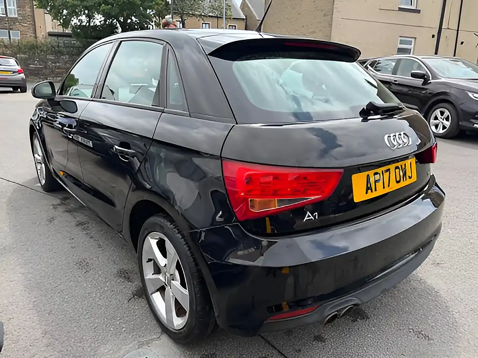 Used 2005 Audi A1 Sportback Sport Black - Interior and Exterior details 4