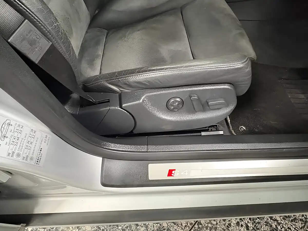 Used 2005 Audi S4 Recaro Silver - Interior and Exterior details 19