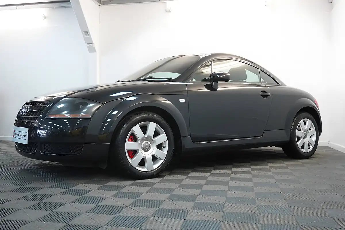 Used 2005 Audi Tt Coupe Black - Interior and Exterior details 16