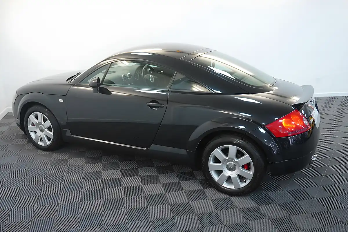 Used 2005 Audi Tt Coupe Black - Interior and Exterior details 5