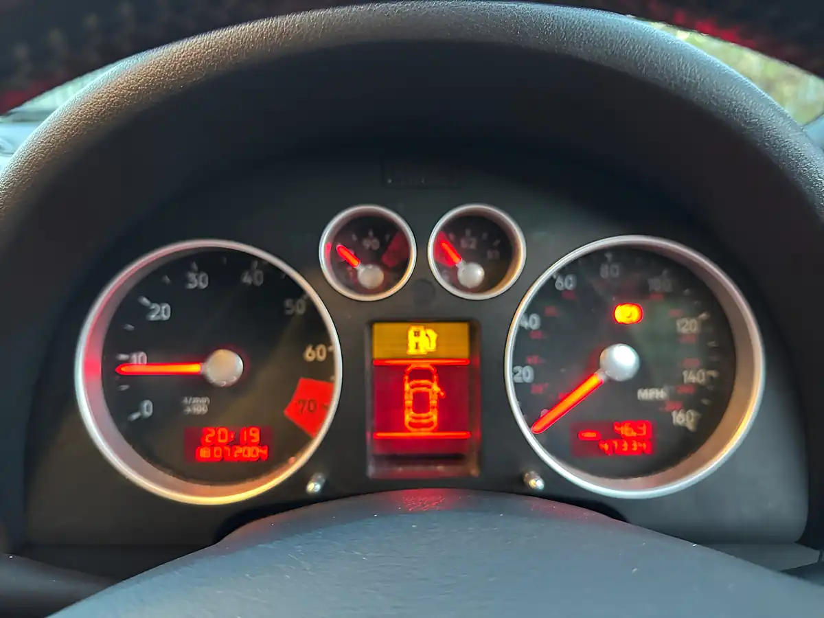 Used 2005 Audi Tt Coupe Blue - Interior and Exterior details 15