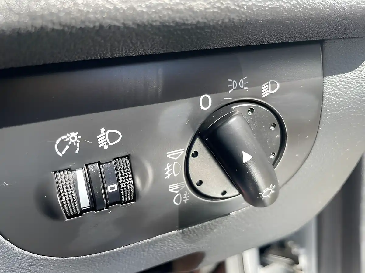 Used 2005 Audi Tt Roadster Silver - Interior and Exterior details 17