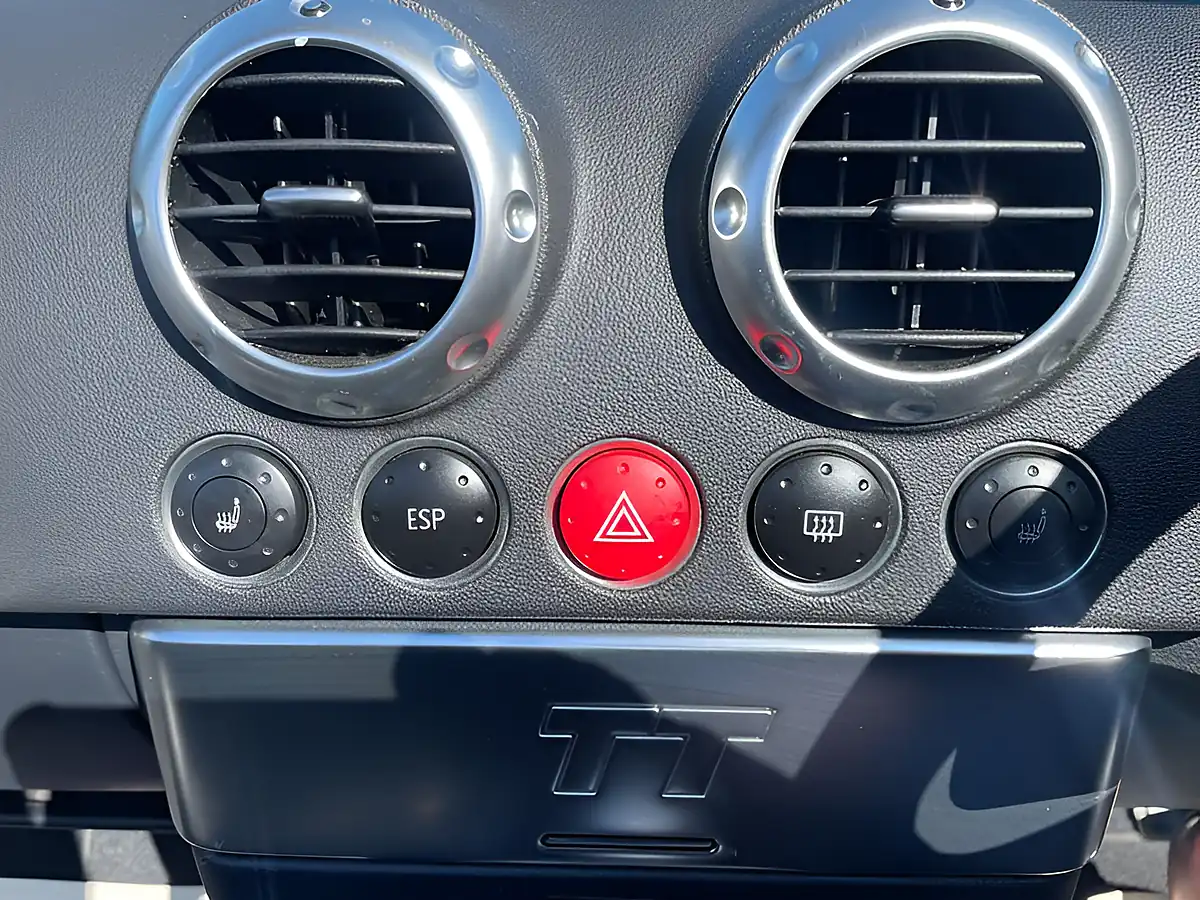 Used 2005 Audi Tt Roadster Silver - Interior and Exterior details 18
