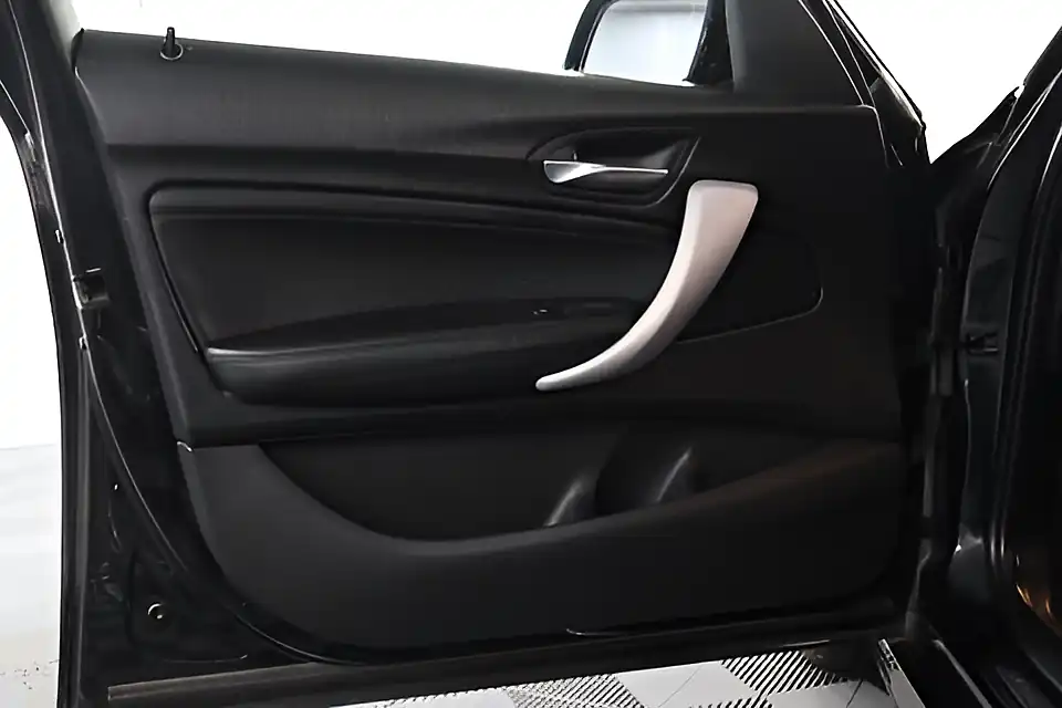 Used 2005 BMW 1 Series M Sport Black - Interior and Exterior details 19