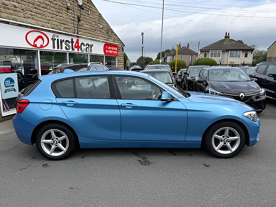 Used 2005 BMW 1 Series Se Blue - Interior and Exterior details 5