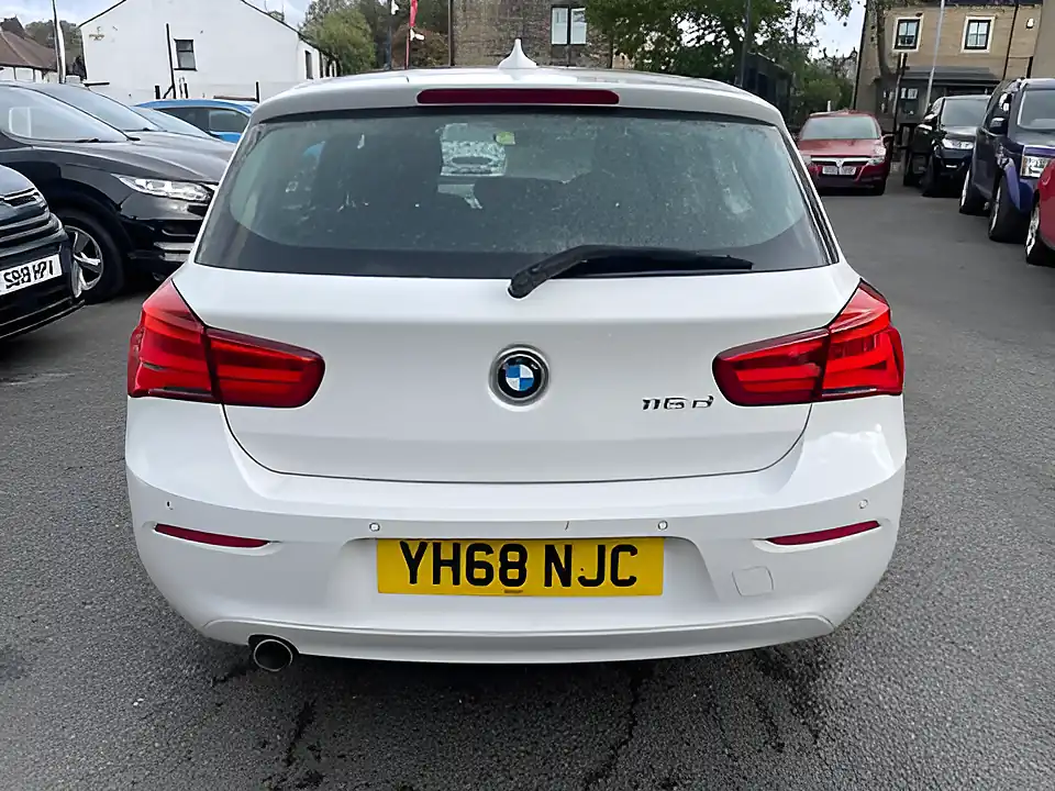 Used 2005 BMW 1 Series Se Business White - Interior and Exterior details 6