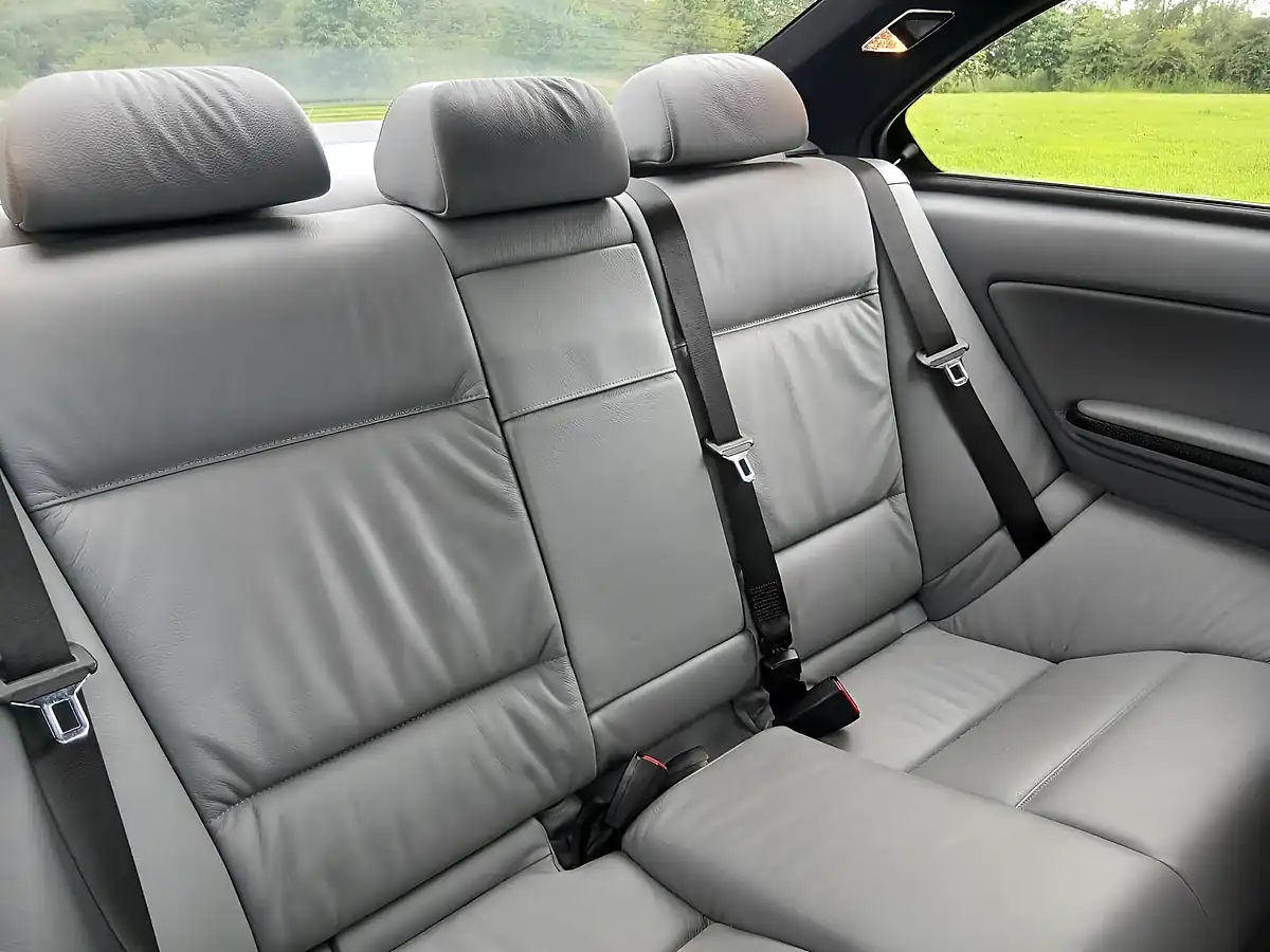 Used 2005 BMW 3 Series 325 Sport Silver - Interior and Exterior details 12